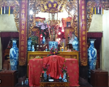 Mẫu Cửu Trung Thiên là ai và vai trò của bà trong tín ngưỡng thờ Mẫu Tứ Phủ?